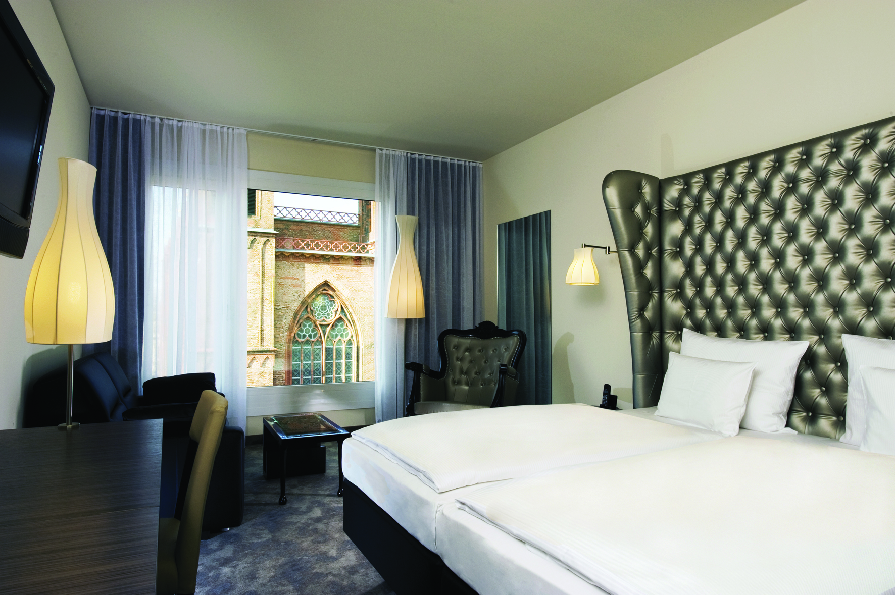 ARCOTEL John F